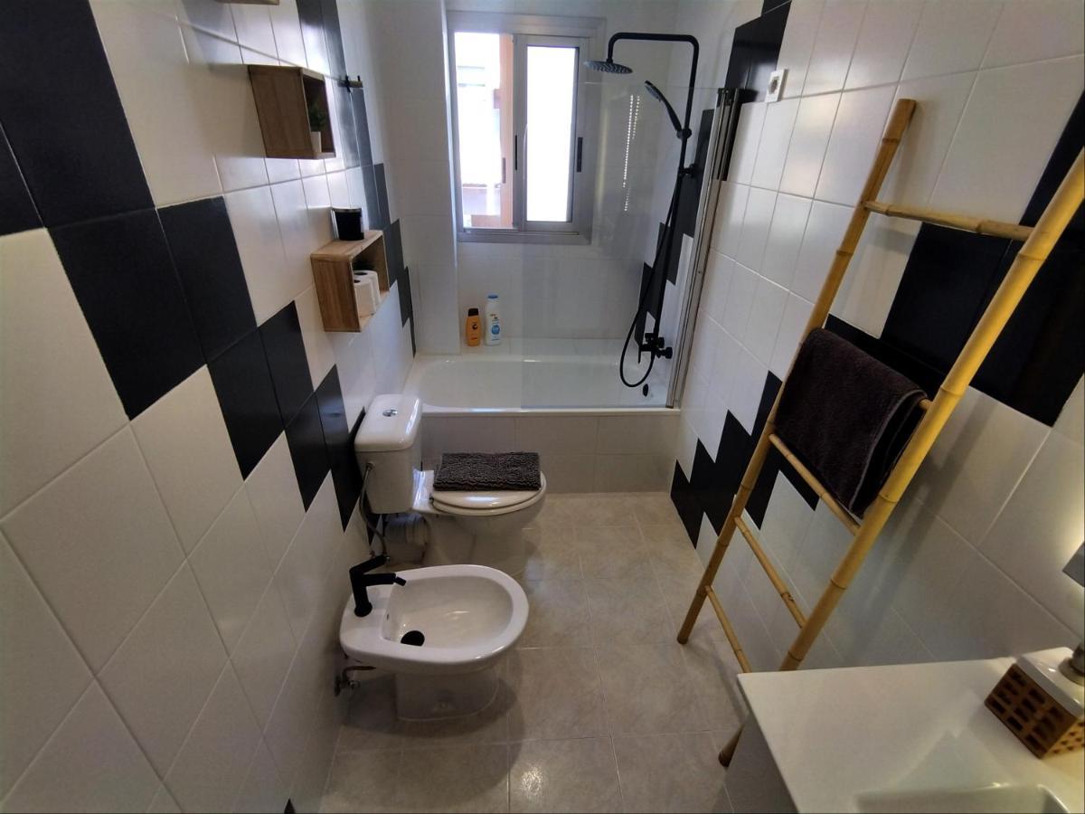 Guesthouse Shared With Host Alicante Buitenkant foto