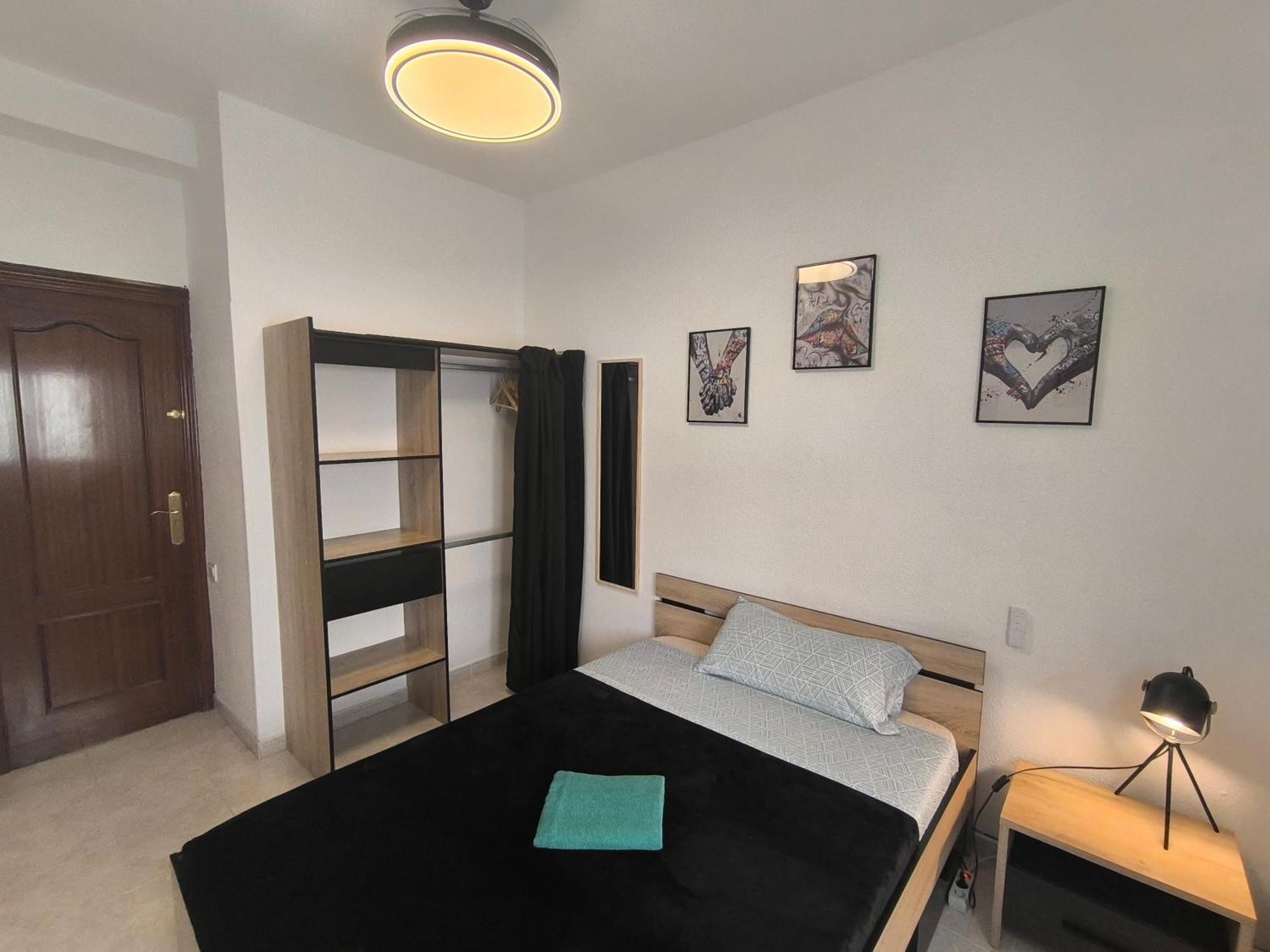 Guesthouse Shared With Host Alicante Buitenkant foto